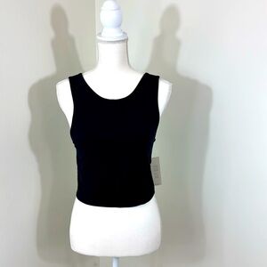Banana Republic Women’s Cropped sleeveless‎ top with V Back Size Large